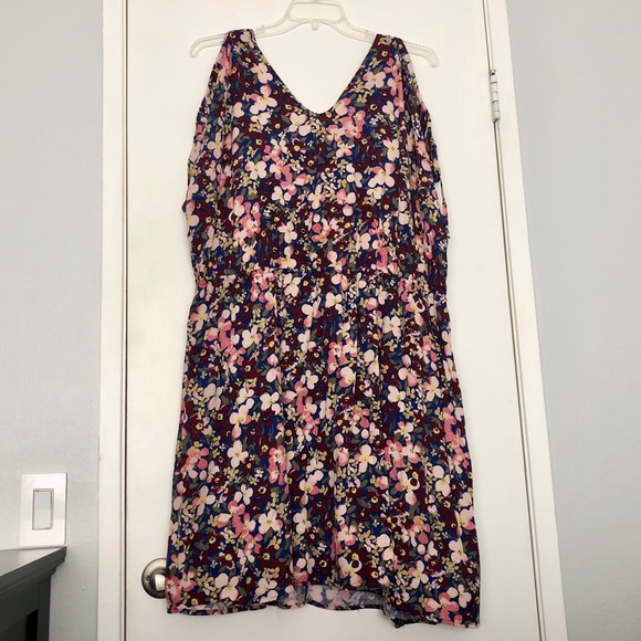 Ava & Viv Floral Dress w/Cold Shoulder [Sz: 2X] - Picture 2 of 8
